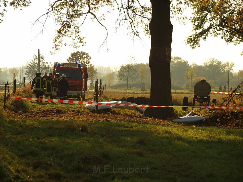 Kleinflugzeug abgestuerzt Sankt Augustin Meindorf P084.JPG